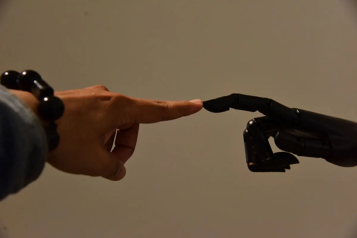 Generative AI vs. Traditional Machine Learning: What's the Difference and When to Use Each